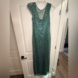 Kay Unger Emerald Green Sequin Lace Evening Gown Size 6 Formal